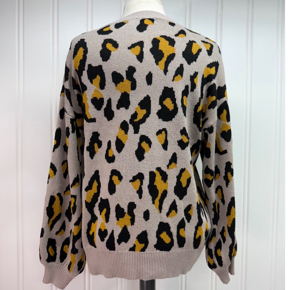 Leopard Print Crew Neck Long Sleeve Sweater Top Beige Yellow Black Size Medium - Picture 4 of 10